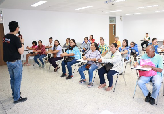 ภาพกิจกรรม คณะวิทยาศาสตร์และเทคโนโลยี จัดอบรมเชิงปฏิบัติการ เรื่อง การส่งเสริมอาชีพเพื่อเพิ่มรายได้แก่ชุมชน รุ่นที่ 1