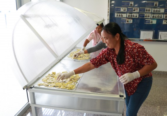 ภาพกิจกรรม คณะวิทยาศาสตร์และเทคโนโลยี จัดอบรมเชิงปฏิบัติการ เรื่อง การส่งเสริมอาชีพเพื่อเพิ่มรายได้แก่ชุมชน รุ่นที่ 1