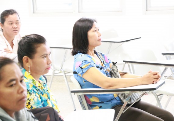 ภาพกิจกรรม คณะวิทยาศาสตร์และเทคโนโลยี จัดอบรมเชิงปฏิบัติการ เรื่อง การส่งเสริมอาชีพเพื่อเพิ่มรายได้แก่ชุมชน รุ่นที่ 1