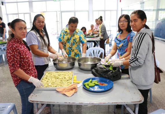 ภาพกิจกรรม คณะวิทยาศาสตร์และเทคโนโลยี จัดอบรมเชิงปฏิบัติการ เรื่อง การส่งเสริมอาชีพเพื่อเพิ่มรายได้แก่ชุมชน รุ่นที่ 1