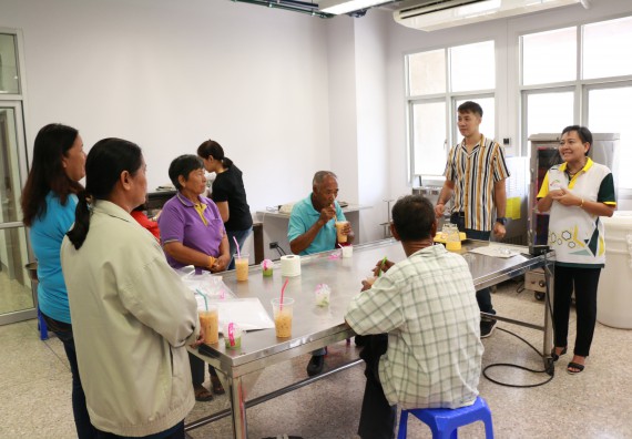 ภาพกิจกรรม คณะวิทยาศาสตร์และเทคโนโลยี จัดอบรมเชิงปฏิบัติการ เรื่อง การส่งเสริมอาชีพเพื่อเพิ่มรายได้แก่ชุมชน รุ่นที่ 1