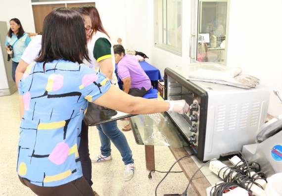 ภาพกิจกรรม คณะวิทยาศาสตร์และเทคโนโลยี จัดอบรมเชิงปฏิบัติการ เรื่อง การส่งเสริมอาชีพเพื่อเพิ่มรายได้แก่ชุมชน รุ่นที่ 1