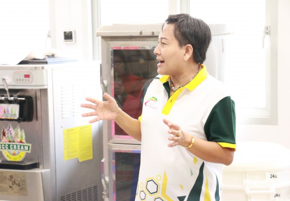 ภาพกิจกรรม คณะวิทยาศาสตร์และเทคโนโลยี จัดอบรมเชิงปฏิบัติการ เรื่อง การส่งเสริมอาชีพเพื่อเพิ่มรายได้แก่ชุมชน รุ่นที่ 1