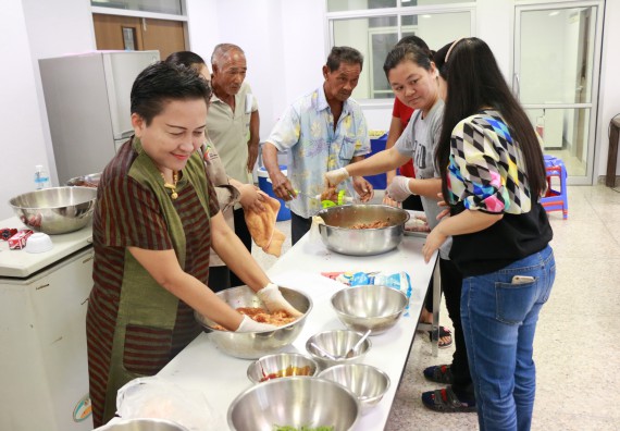ภาพกิจกรรม คณะวิทยาศาสตร์และเทคโนโลยี จัดอบรมเชิงปฏิบัติการ เรื่อง การส่งเสริมอาชีพเพื่อเพิ่มรายได้แก่ชุมชน รุ่นที่ 1