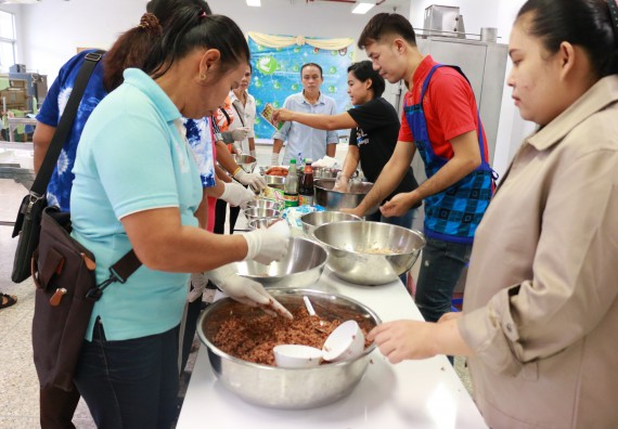 ภาพกิจกรรม คณะวิทยาศาสตร์และเทคโนโลยี จัดอบรมเชิงปฏิบัติการ เรื่อง การส่งเสริมอาชีพเพื่อเพิ่มรายได้แก่ชุมชน รุ่นที่ 1