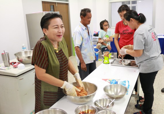 ภาพกิจกรรม คณะวิทยาศาสตร์และเทคโนโลยี จัดอบรมเชิงปฏิบัติการ เรื่อง การส่งเสริมอาชีพเพื่อเพิ่มรายได้แก่ชุมชน รุ่นที่ 1