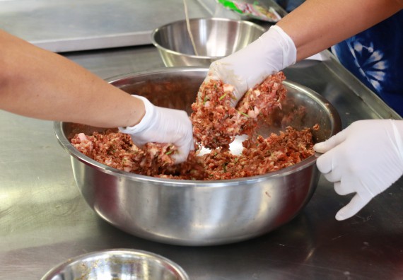 ภาพกิจกรรม คณะวิทยาศาสตร์และเทคโนโลยี จัดอบรมเชิงปฏิบัติการ เรื่อง การส่งเสริมอาชีพเพื่อเพิ่มรายได้แก่ชุมชน รุ่นที่ 1