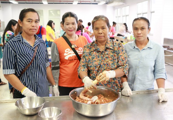 ภาพกิจกรรม คณะวิทยาศาสตร์และเทคโนโลยี จัดอบรมเชิงปฏิบัติการ เรื่อง การส่งเสริมอาชีพเพื่อเพิ่มรายได้แก่ชุมชน รุ่นที่ 1