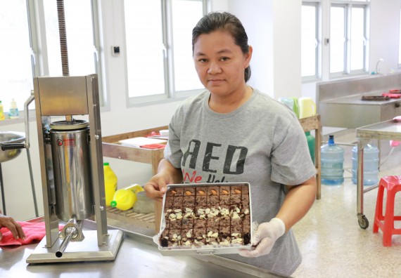 ภาพกิจกรรม คณะวิทยาศาสตร์และเทคโนโลยี จัดอบรมเชิงปฏิบัติการ เรื่อง การส่งเสริมอาชีพเพื่อเพิ่มรายได้แก่ชุมชน รุ่นที่ 1