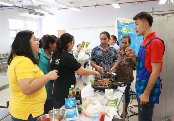 ภาพกิจกรรม คณะวิทยาศาสตร์และเทคโนโลยี จัดอบรมเชิงปฏิบัติการ เรื่อง การส่งเสริมอาชีพเพื่อเพิ่มรายได้แก่ชุมชน รุ่นที่ 1