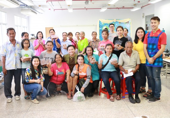 ภาพกิจกรรม คณะวิทยาศาสตร์และเทคโนโลยี จัดอบรมเชิงปฏิบัติการ เรื่อง การส่งเสริมอาชีพเพื่อเพิ่มรายได้แก่ชุมชน รุ่นที่ 1