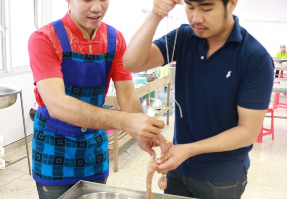 ภาพกิจกรรม คณะวิทยาศาสตร์และเทคโนโลยี จัดอบรมเชิงปฏิบัติการ เรื่อง การส่งเสริมอาชีพเพื่อเพิ่มรายได้แก่ชุมชน รุ่นที่ 1