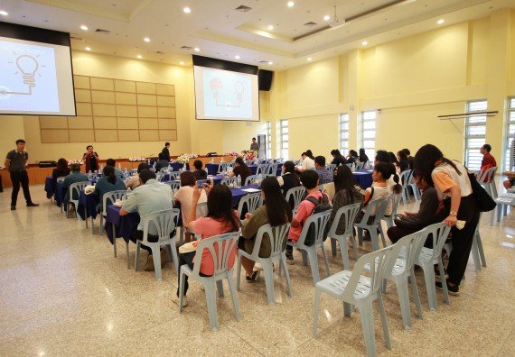 ภาพกิจกรรม คณะวิทยาศาสตร์และเทคโนโลยี จัดอบรมเชิงปฏิบัติการ เรื่อง การพัฒนานวัตกรรม