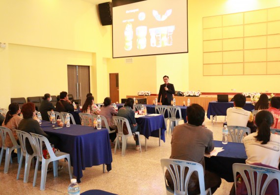 ภาพกิจกรรม คณะวิทยาศาสตร์และเทคโนโลยี จัดอบรมเชิงปฏิบัติการ เรื่อง การพัฒนานวัตกรรม