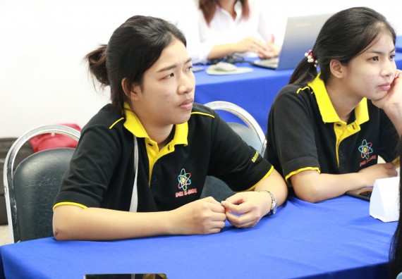 ภาพกิจกรรม โปรแกรมวิชาเคมี จัดอบรมเส้นทางอาชีพครูในอนาคต