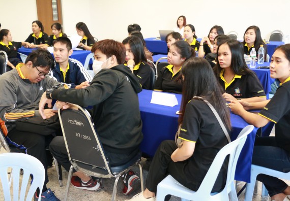 ภาพกิจกรรม โปรแกรมวิชาเคมี จัดอบรมเส้นทางอาชีพครูในอนาคต