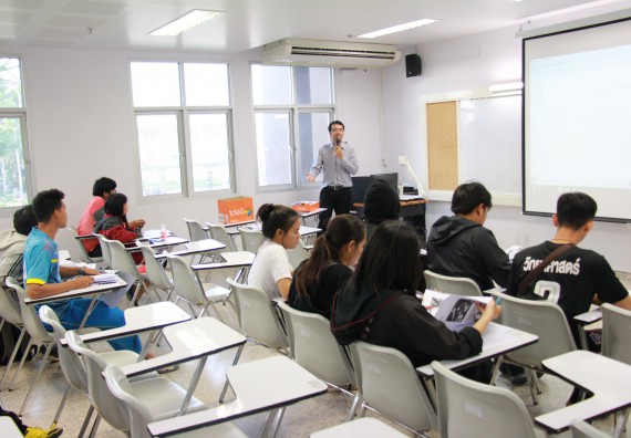 ภาพกิจกรรม คณะวิทยาศาสตร์และเทคโนโลยี จัดโครงการพัฒนาทักษะภาษาอังกฤษสำหรับนักศึกษาคณะวิทยาศาสตร์และเทคโนโลยี