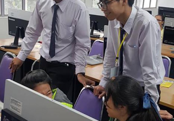 ภาพกิจกรรม โปรแกรมวิชาวิทยาการคอมพิวเตอร์ จัดกิจกรรมตามโครงการบริการวิชาการหลักสูตรเทคโนโลยีสารสนเทศ