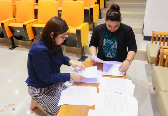 ภาพกิจกรรม นักศึกษาคณะวิทยาศาสตร์และเทคโนโลยี เข้าร่วมโครงการประกวดการเขียนเรียงความ ศาสตร์ของพระราชาช่วยพัฒนาประเทศชาติ