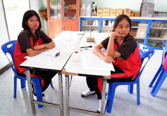 ภาพกิจกรรม โปรแกรมวิชาเคมี จัดอบรมเชิงปฏิบัติการการทำโครงงานทางเคมีโรงเรียนวังแขมวิทยาคม