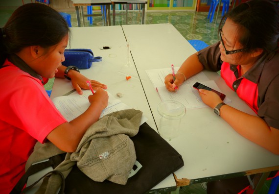 ภาพกิจกรรม โปรแกรมวิชาเคมี จัดอบรมเชิงปฏิบัติการการทำโครงงานทางเคมีโรงเรียนวังแขมวิทยาคม