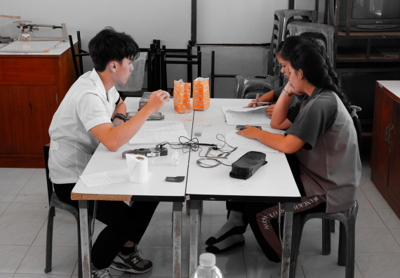 ภาพกิจกรรม โปรแกรมวิชาเคมี จัดอบรมเชิงปฏิบัติการการทำโครงงานทางเคมีโรงเรียนวังแขมวิทยาคม