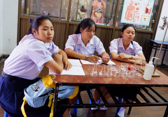 ภาพกิจกรรม โปรแกรมวิชาเคมี จัดอบรมเชิงปฏิบัติการการทำโครงงานทางเคมีโรงเรียนพรานกระต่ายพิทยาคม