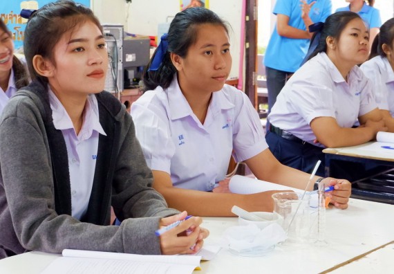 ภาพกิจกรรม โปรแกรมวิชาเคมี จัดอบรมเชิงปฏิบัติการการทำโครงงานทางเคมีโรงเรียนพรานกระต่ายพิทยาคม