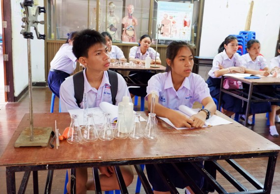 ภาพกิจกรรม โปรแกรมวิชาเคมี จัดอบรมเชิงปฏิบัติการการทำโครงงานทางเคมีโรงเรียนพรานกระต่ายพิทยาคม