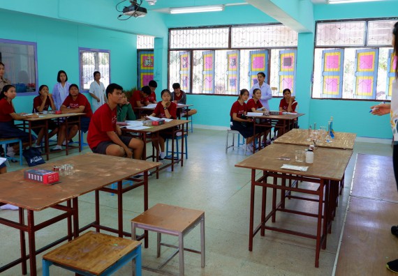 ภาพกิจกรรม โปรแกรมวิชาเคมี จัดอบรมเชิงปฏิบัติการการทำโครงงานทางเคมี