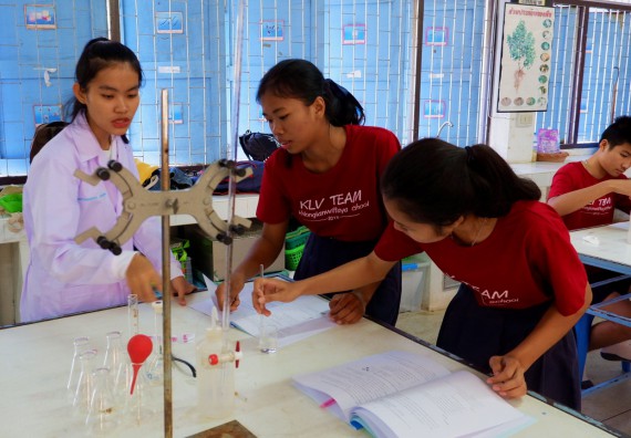 ภาพกิจกรรม โปรแกรมวิชาเคมี จัดอบรมเชิงปฏิบัติการการทำโครงงานทางเคมี