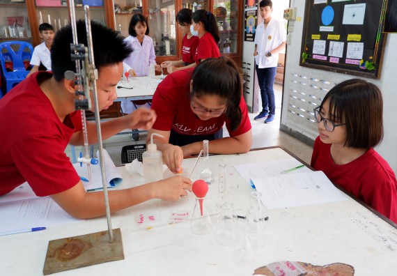 ภาพกิจกรรม โปรแกรมวิชาเคมี จัดอบรมเชิงปฏิบัติการการทำโครงงานทางเคมี