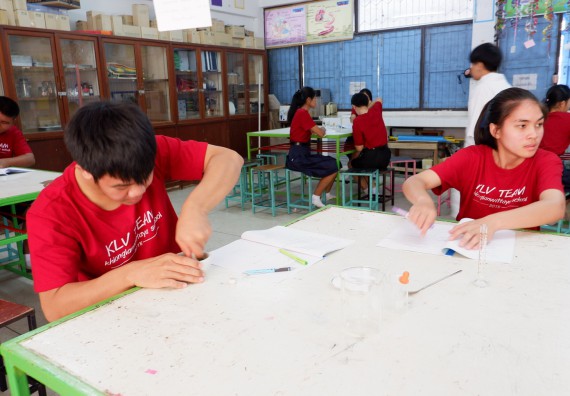 ภาพกิจกรรม โปรแกรมวิชาเคมี จัดอบรมเชิงปฏิบัติการการทำโครงงานทางเคมี