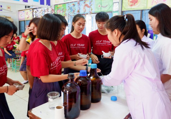 ภาพกิจกรรม โปรแกรมวิชาเคมี จัดอบรมเชิงปฏิบัติการการทำโครงงานทางเคมี