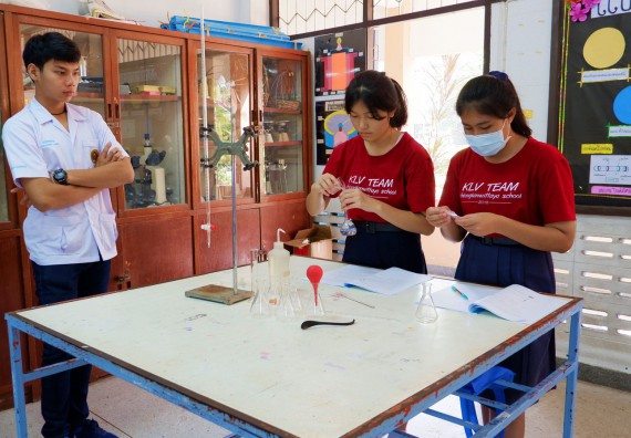 ภาพกิจกรรม โปรแกรมวิชาเคมี จัดอบรมเชิงปฏิบัติการการทำโครงงานทางเคมี