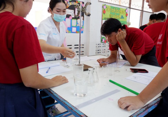 ภาพกิจกรรม โปรแกรมวิชาเคมี จัดอบรมเชิงปฏิบัติการการทำโครงงานทางเคมี