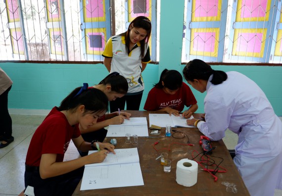 ภาพกิจกรรม โปรแกรมวิชาเคมี จัดอบรมเชิงปฏิบัติการการทำโครงงานทางเคมี