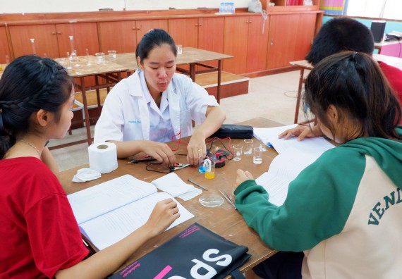 ภาพกิจกรรม โปรแกรมวิชาเคมี จัดอบรมเชิงปฏิบัติการการทำโครงงานทางเคมี