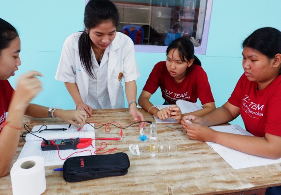 ภาพกิจกรรม โปรแกรมวิชาเคมี จัดอบรมเชิงปฏิบัติการการทำโครงงานทางเคมี