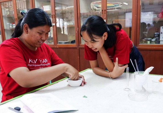 ภาพกิจกรรม โปรแกรมวิชาเคมี จัดอบรมเชิงปฏิบัติการการทำโครงงานทางเคมี