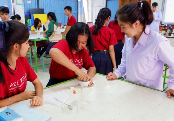 ภาพกิจกรรม โปรแกรมวิชาเคมี จัดอบรมเชิงปฏิบัติการการทำโครงงานทางเคมี