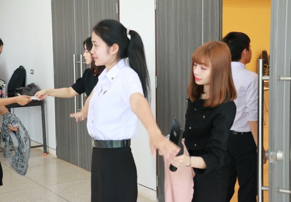 ภาพกิจกรรม คณะวิทยาศาสตร์และเทคโนโลยี จัดกิจกรรมพัฒนาทักษะด้านภาษาอังกฤษสำหรับนักศึกษาคณะวิทยาศาสตร์และเทคโนโลยี (สอบ TOEIC)