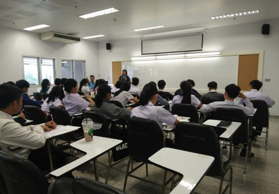 ภาพกิจกรรม โปรแกรมวิชาคณิตศาสตร์ จัดกิจกรรม พัฒนาคุณลักษณะนักศึกษาด้านวิชาการ