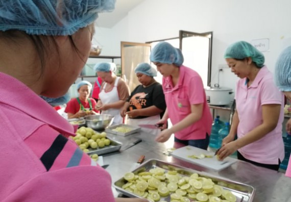 ภาพกิจกรรม โปรแกรมวิชาวิทยาศาสตร์และเทคโนโลยีการอาหาร จัดอบรมเชิงปฏิบัติการ เรื่อง การพัฒนาผลิตภัณฑ์จากข้าวและมะนาว