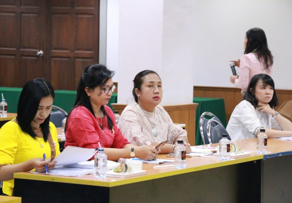 ภาพกิจกรรม คณะวิทยาศาสตร์และเทคโนโลยี เข้าร่วมประชุมสัมมนาแนวทางการยกระดับมาตรฐานผลิตภัณฑ์ชุมชนและการเพิ่มช่องทางการตลาด