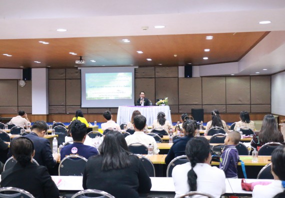 ภาพกิจกรรม คณะวิทยาศาสตร์และเทคโนโลยี เข้าร่วมประชุมสัมมนาแนวทางการยกระดับมาตรฐานผลิตภัณฑ์ชุมชนและการเพิ่มช่องทางการตลาด