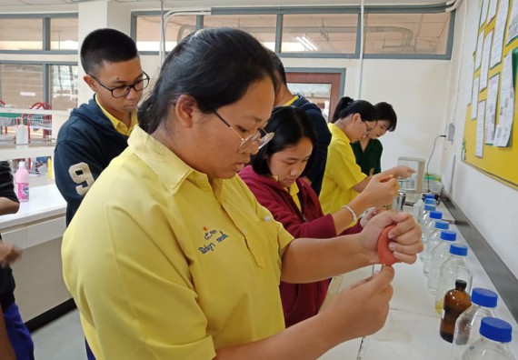 ภาพกิจกรรม โปรแกรมวิชาชีววิทยา	จัดการอบรมเชิงปฏิบัติการการเพาะเลี้ยงเนื้อเยื่อกล้วยไข่