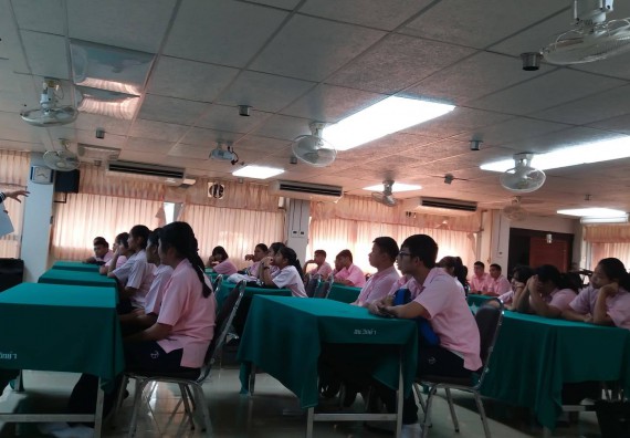 ภาพกิจกรรม โปรแกรมวิชาเคมี จัดกิจกรรมค่ายพัฒนาทักษะทางวิทยาศาสตร์ วิชาปฏิบัติการเคมี