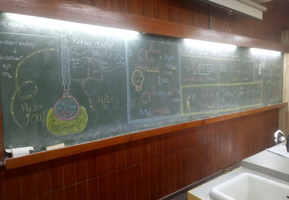 ภาพกิจกรรม โปรแกรมวิชาเคมี จัดกิจกรรมค่ายพัฒนาทักษะทางวิทยาศาสตร์ วิชาปฏิบัติการเคมี