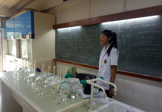 ภาพกิจกรรม โปรแกรมวิชาเคมี จัดกิจกรรมค่ายพัฒนาทักษะทางวิทยาศาสตร์ วิชาปฏิบัติการเคมี